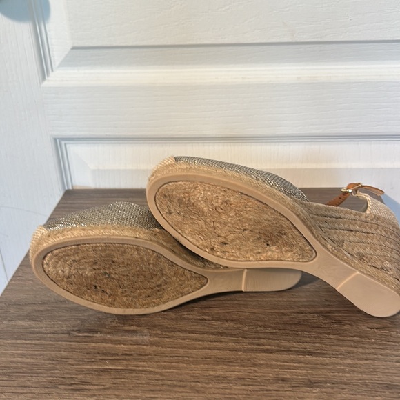 NWT SONOMA ECO ORTHOLITE COMFORT FOAM INSOLES GOLD GLITTERY ESPADRILLE SANDAL 8M - Picture 7 of 8
